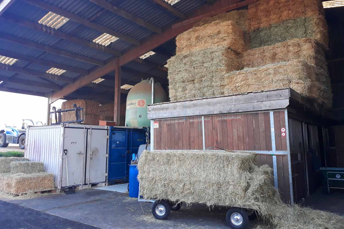 Les installations des Écuries du Bois Clos, centre équestre et écurie de propriétaires dans le pays de Gex Les installations des Écuries du Bois Clos, centre équestre et écurie de propriétaires dans le pays de Gex