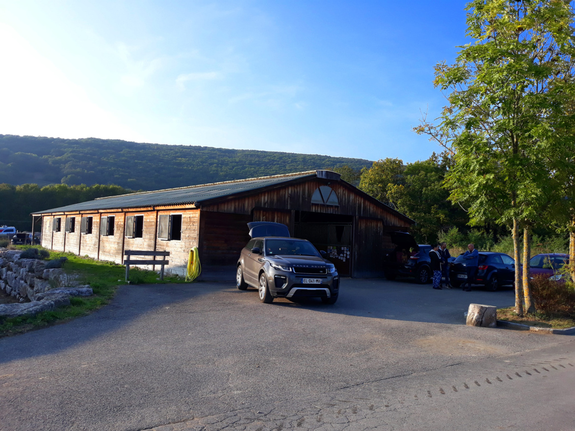 Barns des Écuries du Bois Clos, centre équestre et écurie de propriétaires dans le pays de Gex