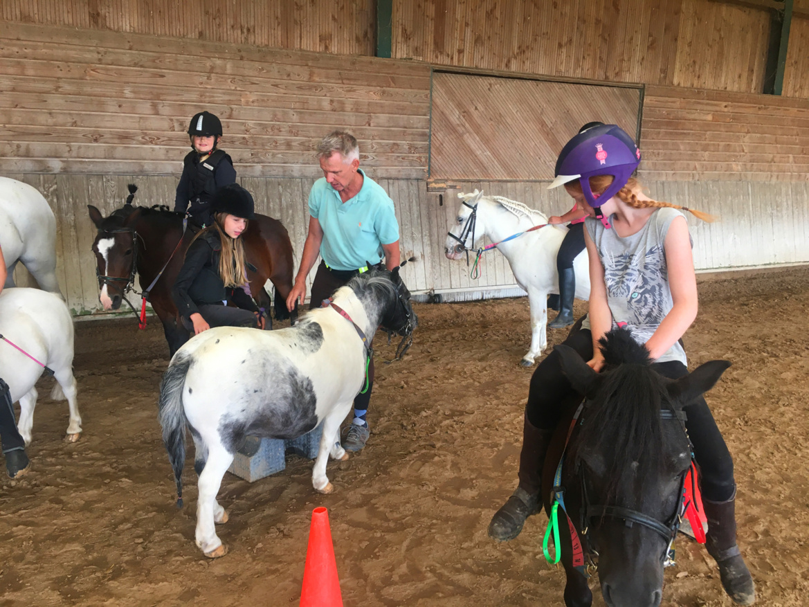 Poney Club les Écuries du Rosey, centre équestre dans le pays de Gex