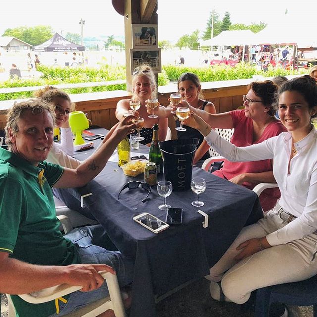 Team jumping des Écuries du Bois Clos, centre équestre dans le pays de Gex Team jumping des Écuries du Bois Clos, centre équestre dans le pays de Gex