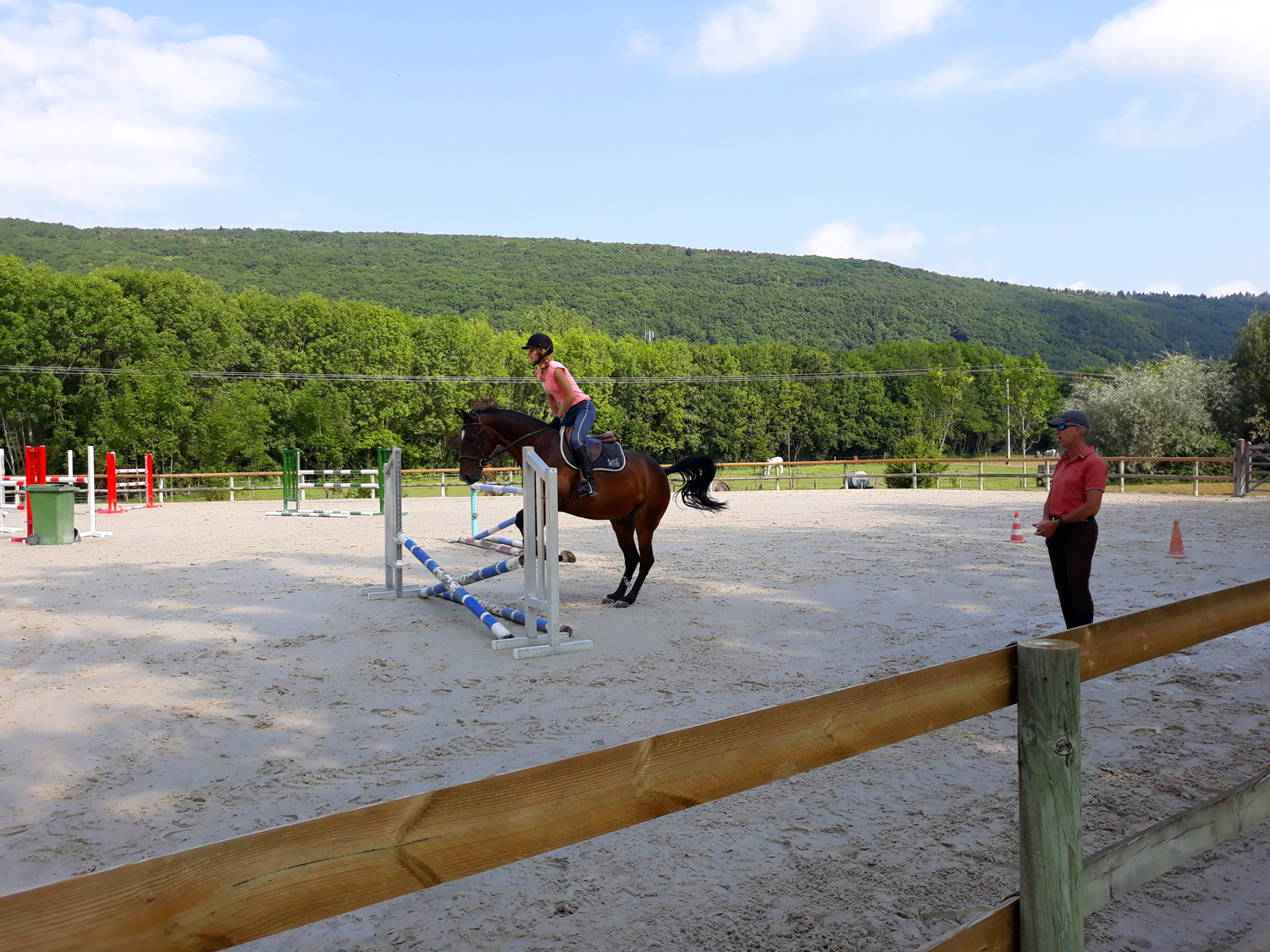 Cours d'équitation aux Écuries du Rosey, poney club dans le pays de Gex