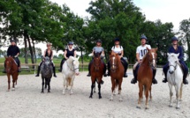 Cours d'équitation aux Écuries du Rosey, poney club dans le pays de Gex